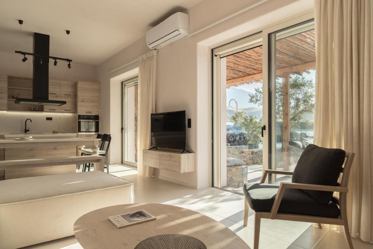 Isla Beach House, A Timeless Retreat, By Thinkvilla Damnoni Exteriér fotografie