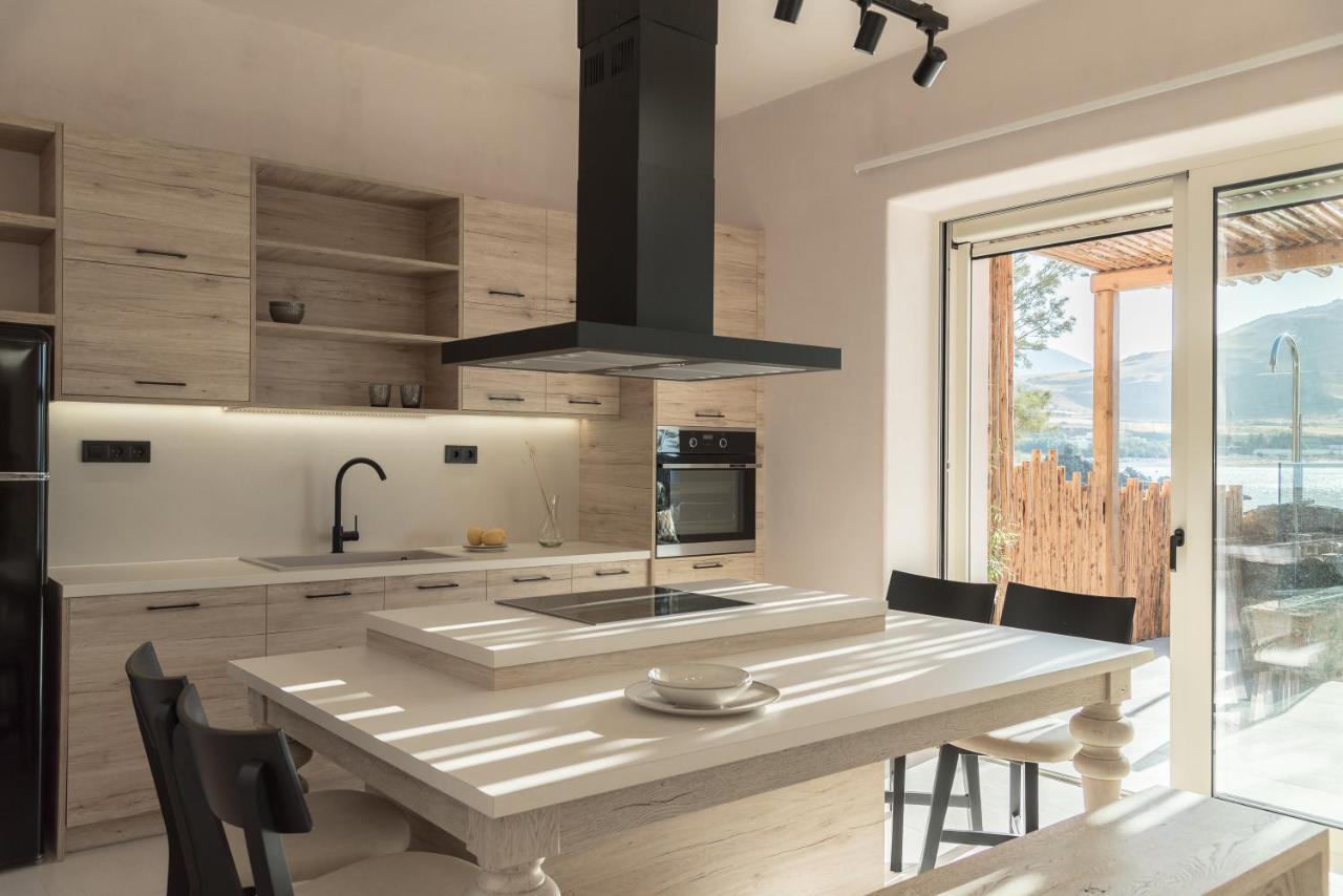 Isla Beach House, A Timeless Retreat, By Thinkvilla Damnoni Exteriér fotografie